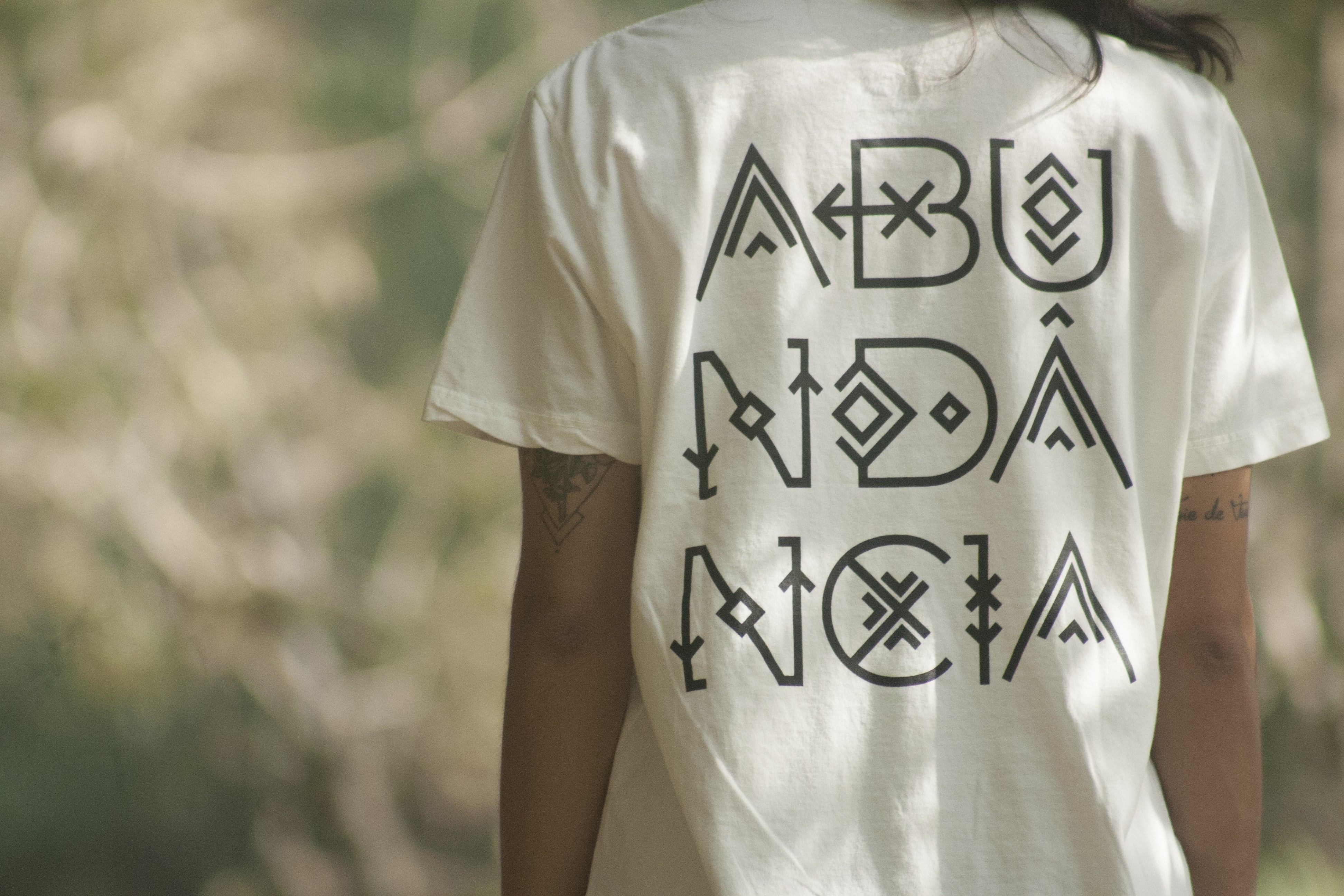 Projeto - Camisetas Coleção Ni Yuxibu - Uma parceria com a Tamã: &quot;moda como opção para o fortalecimento de povos e culturas&quot;.